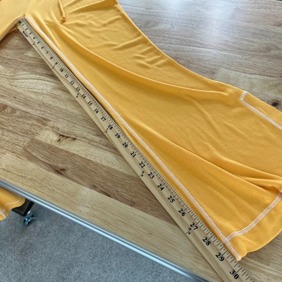 Urban Outfitters Out From Under High Rise Ribbed Flare Sweatpants Size Large - Picture 13 of 13